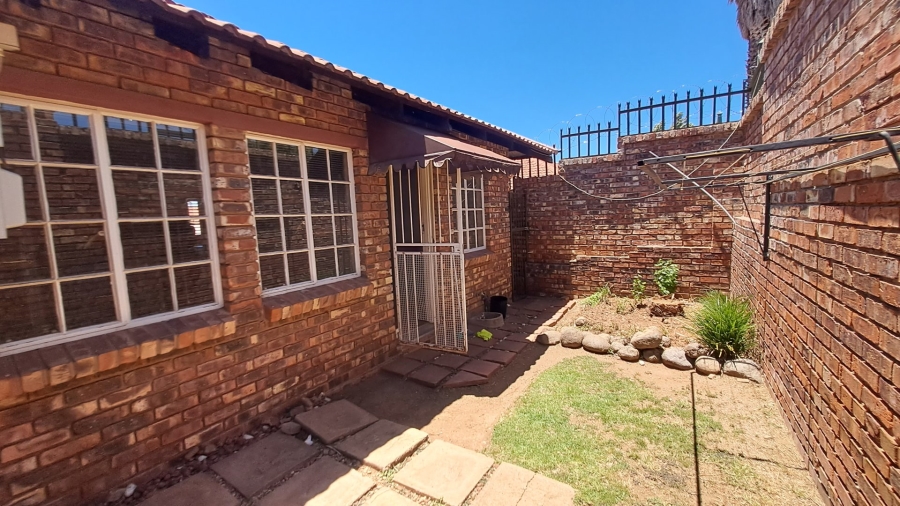 2 Bedroom Property for Sale in Pentagon Park Free State